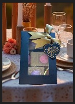 VALENTINES GIFT BOX (6) HEARTS AND ROSES - Image 3